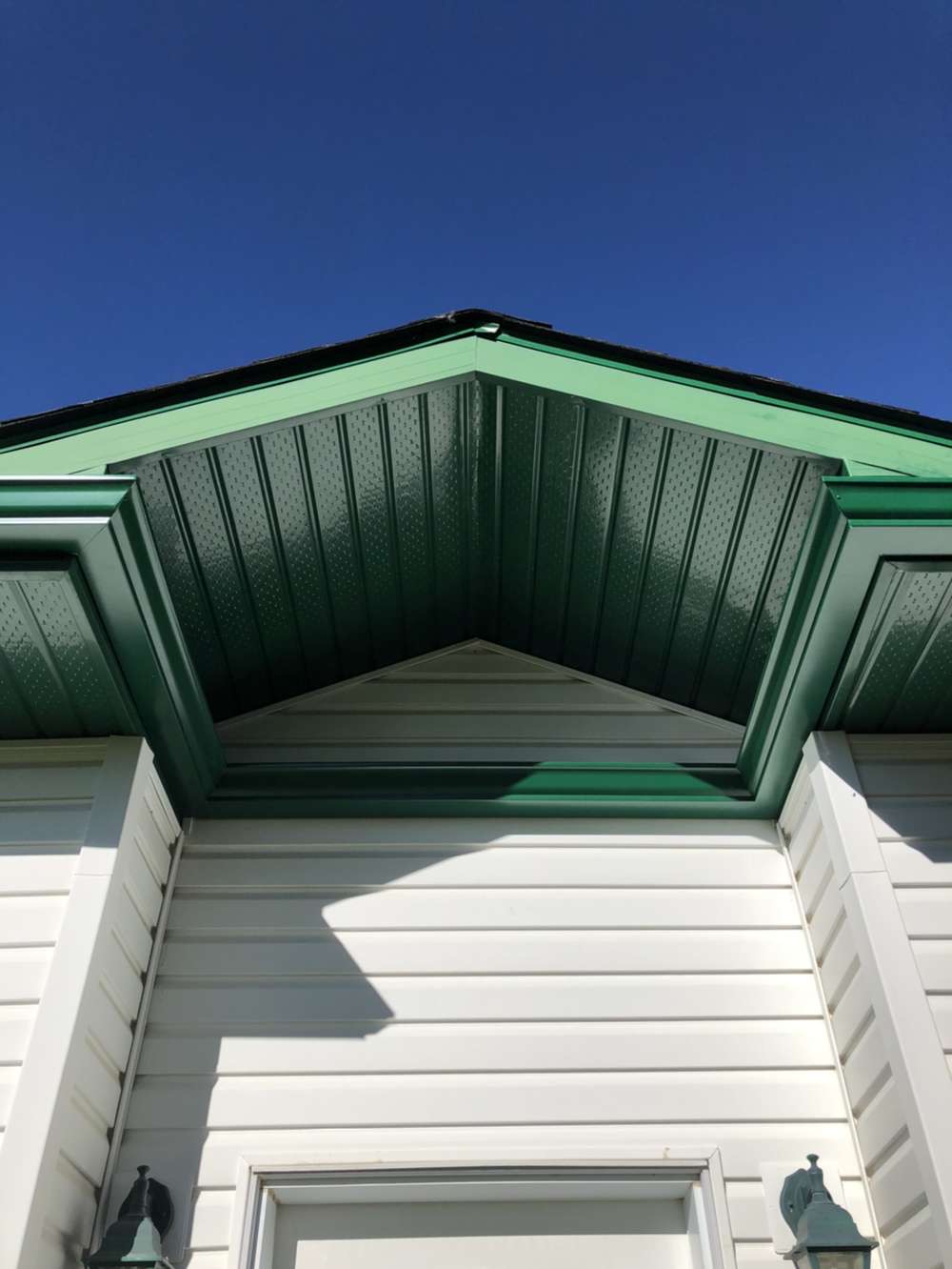 Continuous Aluminum Eavestroughin in Parkland County