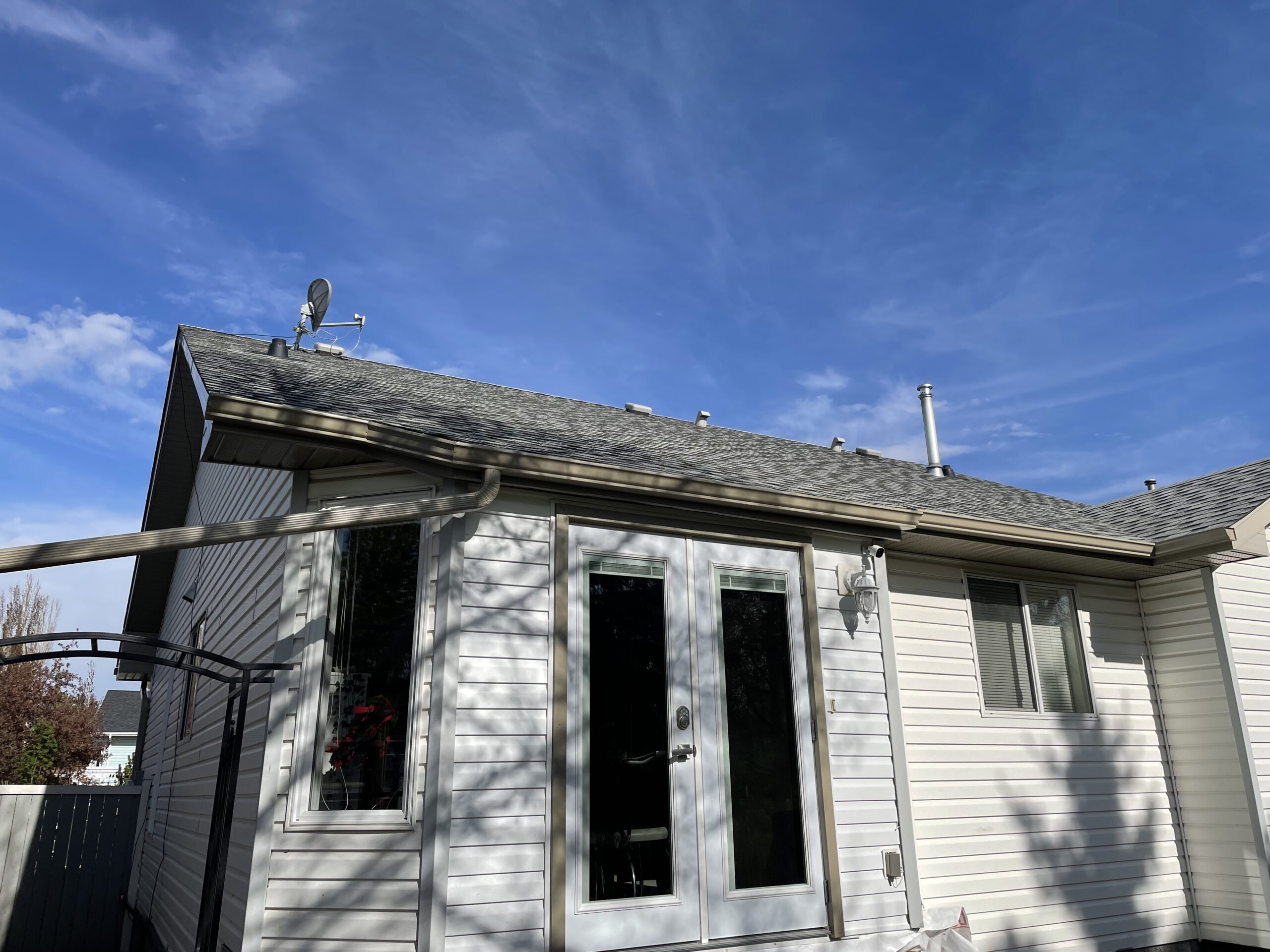Continuous Aluminum Eavestroughin in Spruce Grove (3)
