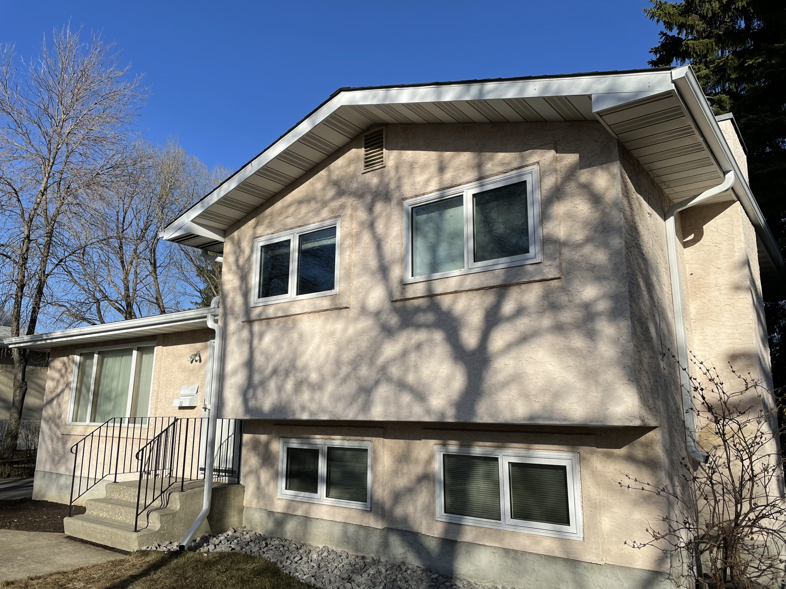 5" Continous Aluminum Eavestroughing with AluRex Leaf Guard in St. Albert