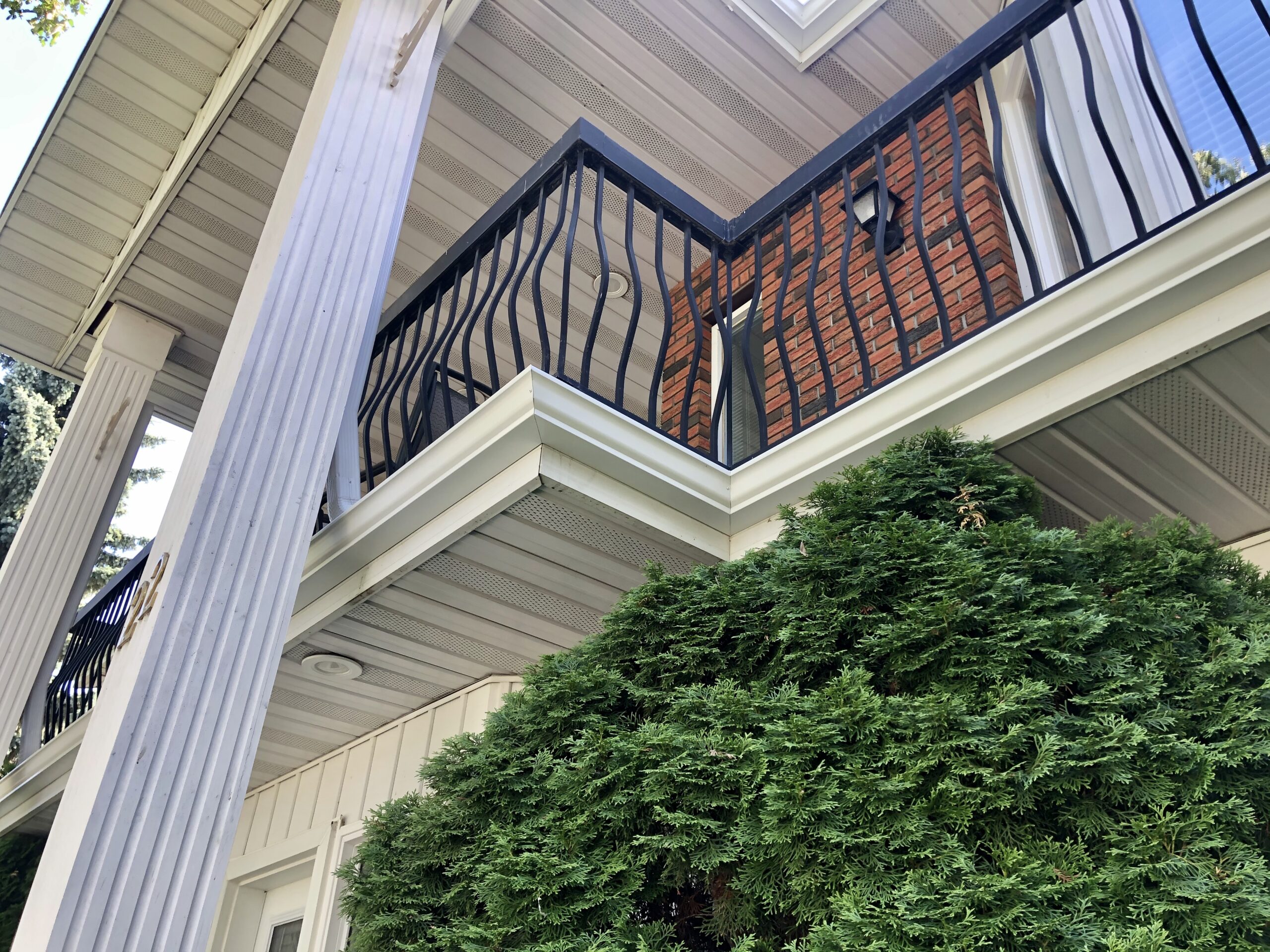 5" Continous Aluminum Eavestroughing with AluRex Leaf Guard in St. Albert