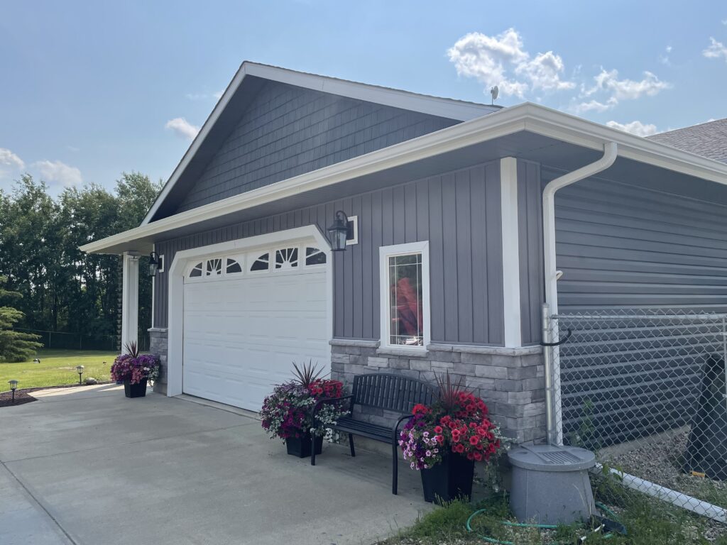 Three Types of vinyl siding in Parkland County