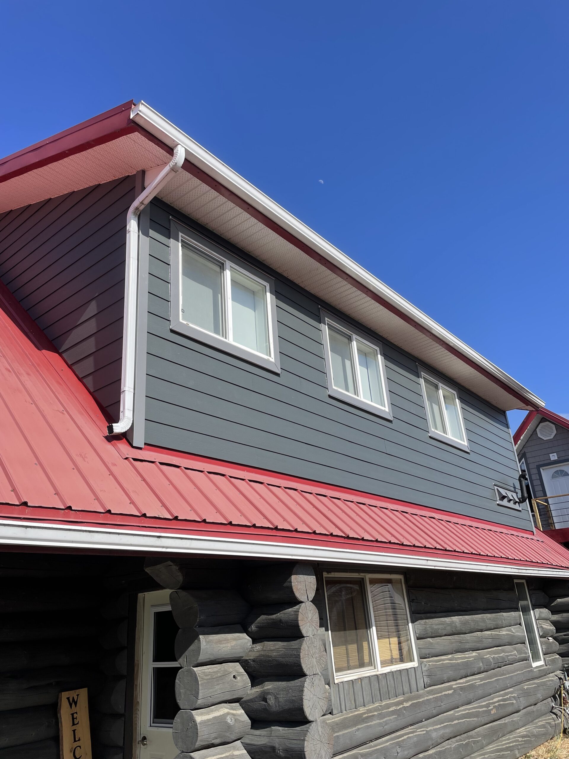 Iron Grey James Hardie Siding in Alberta Beach