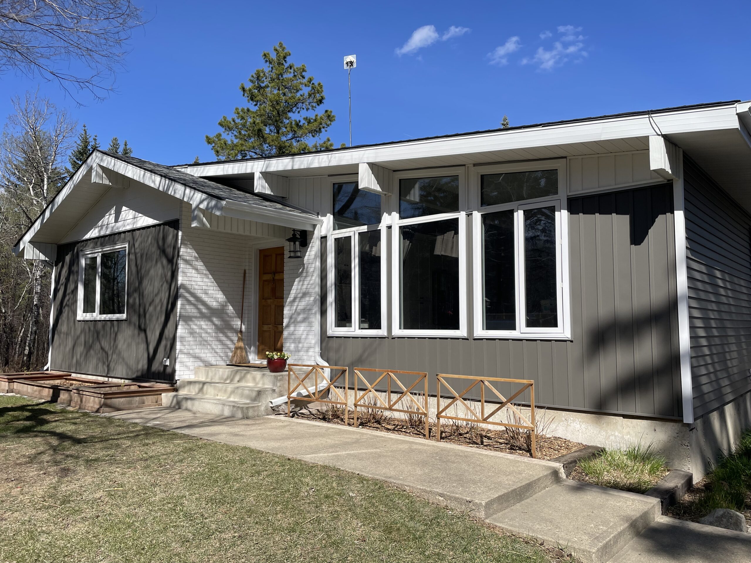 White Fascia in Parkland County