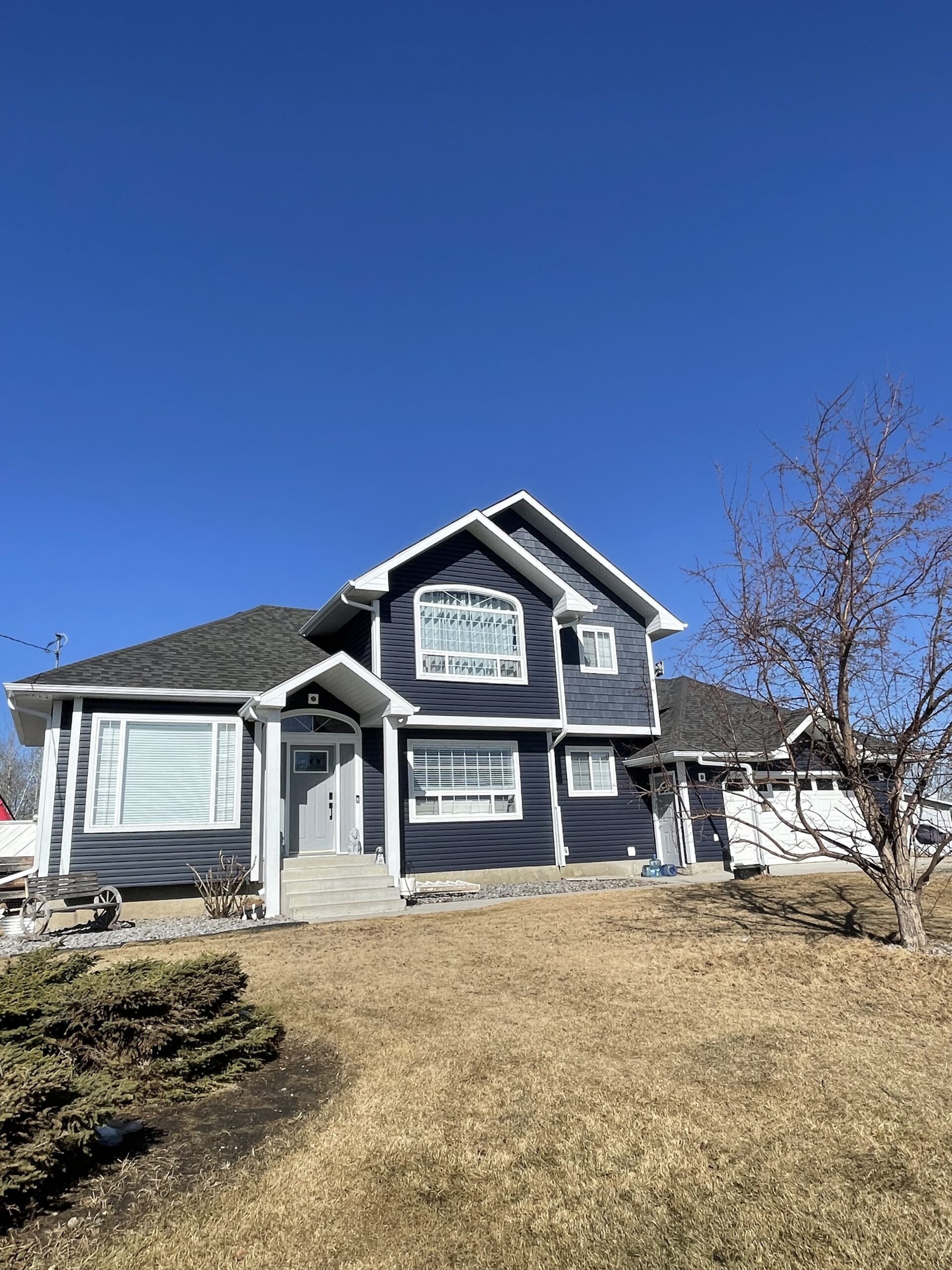 Marine Blue Designer Vinyl Siding and Vinyl Shake in Parkland County